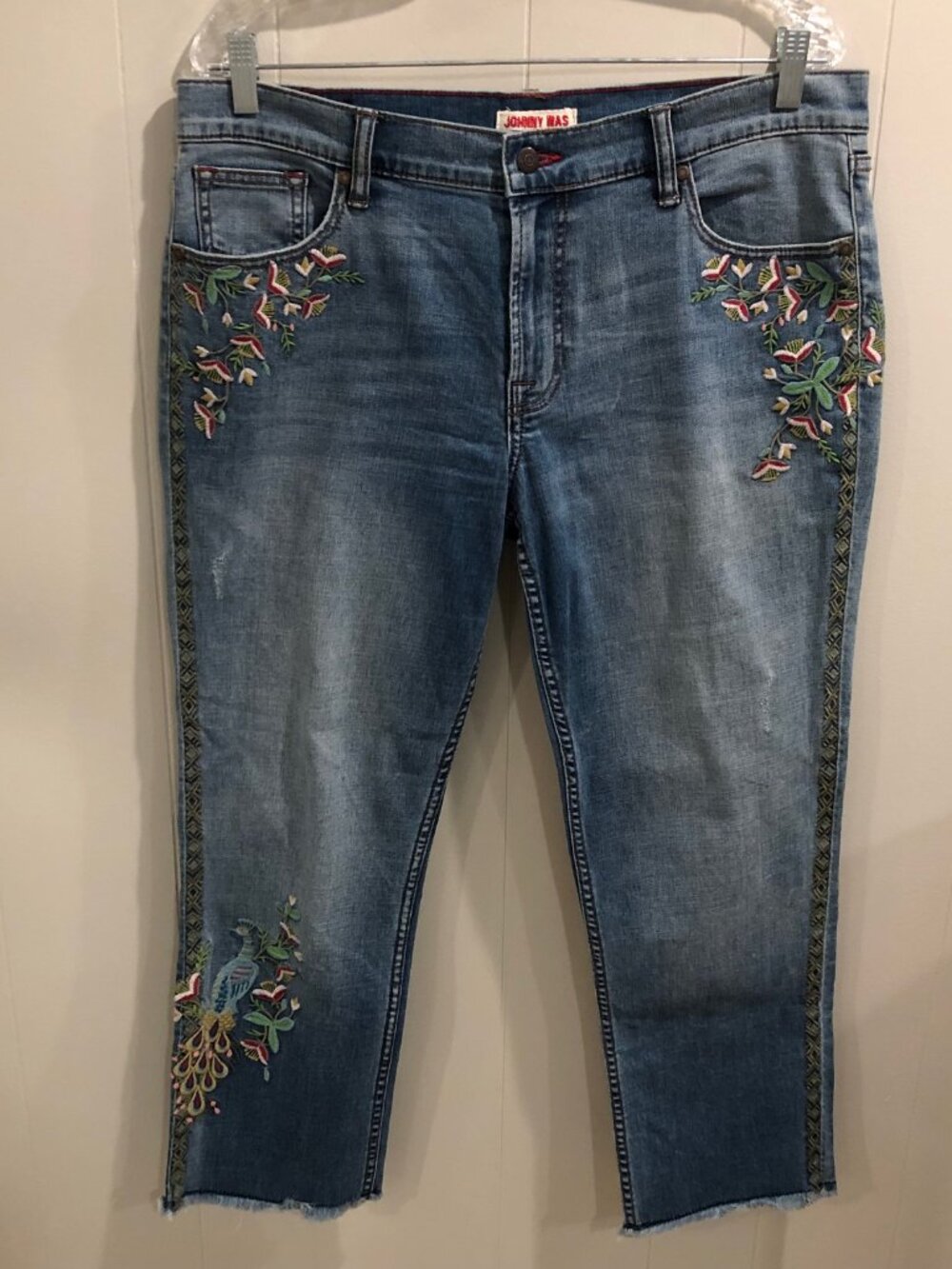 Johnny Was Blue Denim Cropped Jeans with Multicolor Embroidery